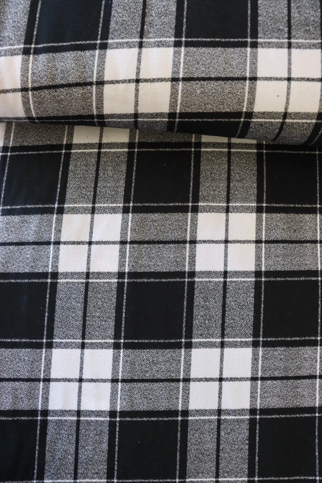 Black & White Plaid | Mammoth Flannel | Robert Kaufman