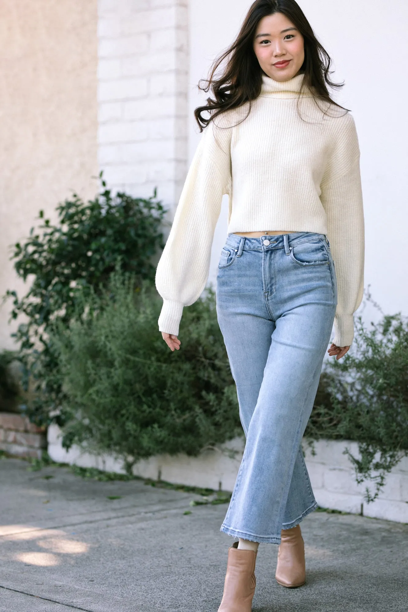 Molly Cropped Wide Leg Jeans